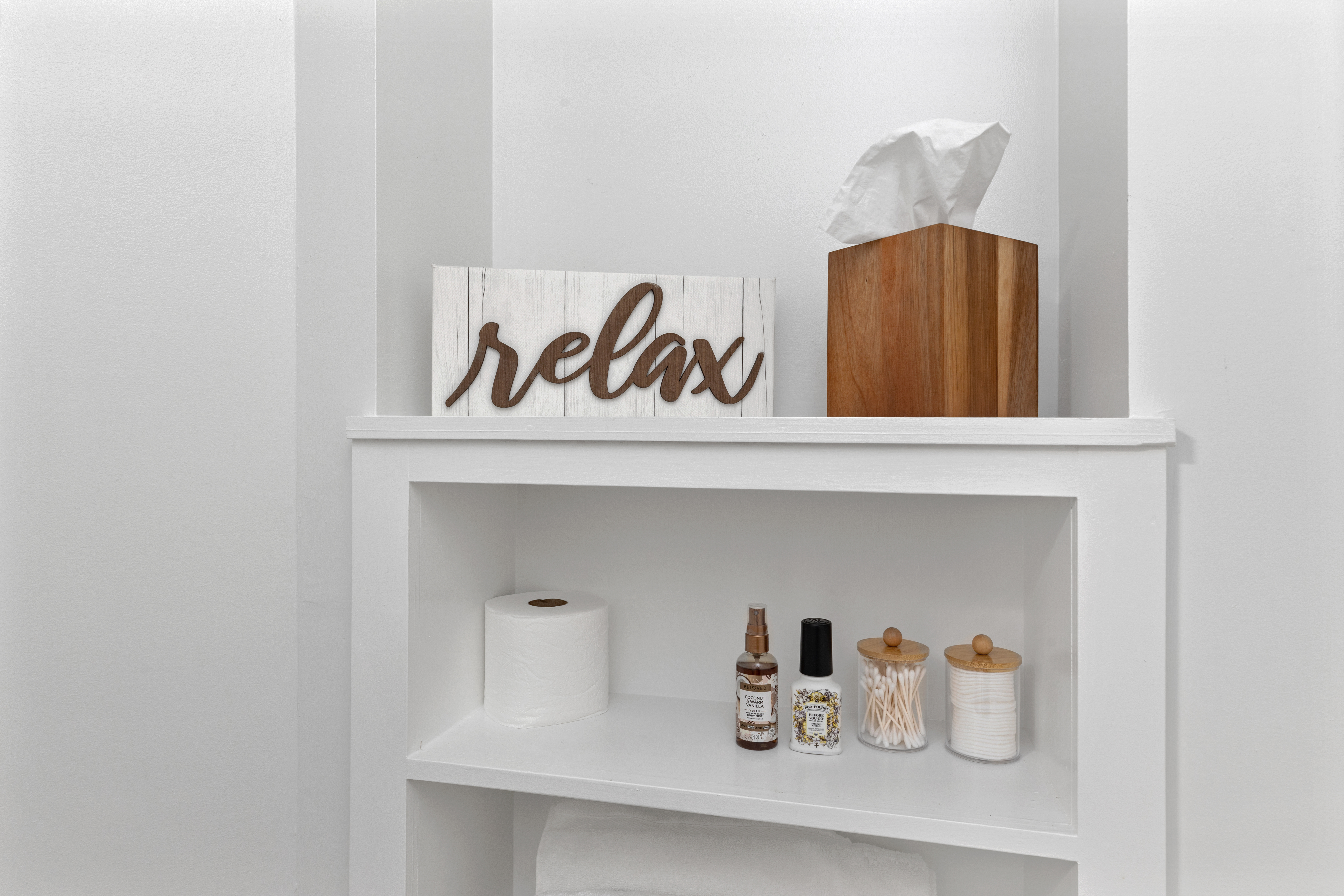 Bathroom storage shelf decor at The Retreat at Three Ridges, Wintergreen VA